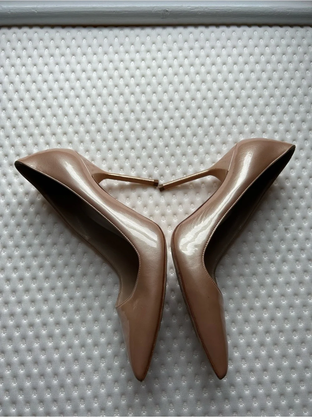 Manolo Blahnik BB Patent 105 Beige Nude Pointed Toe Pumps IT 38 US 8